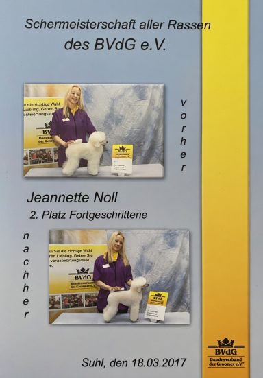 Frauen mit Hund auf einem Wettbewerb, Auszeichnung für Jeannette Hölzl, 2. Platz.